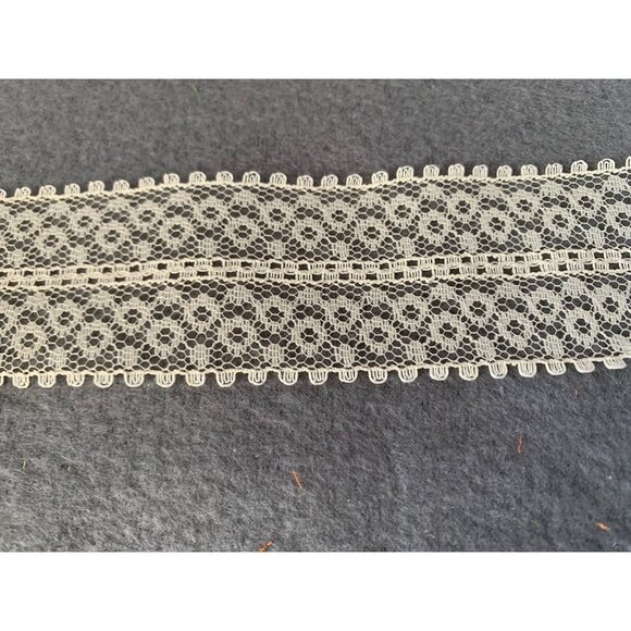 Vintage Lady Lace Ribbon Eggshell 1/2 inch wide 1 Yards W.F.R. Made In USA - Picture 6 of 7